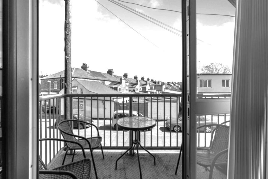 BALCONY.jpg