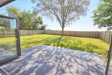 1 Amiens Close, Hunsdon, Ware, SG12 8FJ