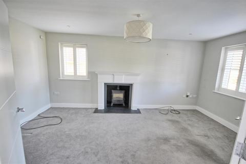 1 Amiens Close, Hunsdon, Ware, SG12 8FJ