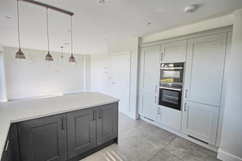 1 Amiens Close, Hunsdon, Ware, SG12 8FJ