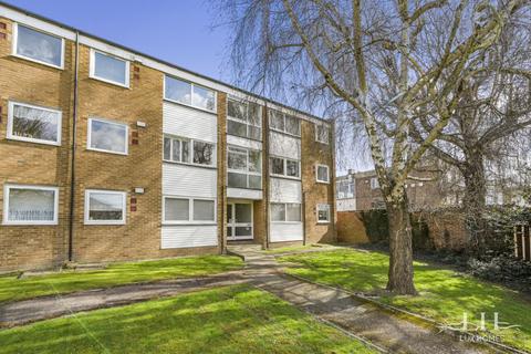 15 Brendans Close, Hornchurch, RM11 3UL