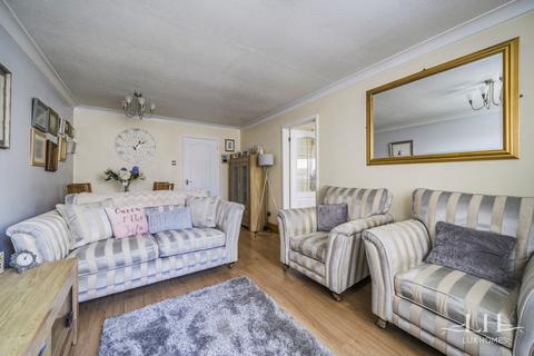 15 Brendans Close, Hornchurch, RM11 3UL