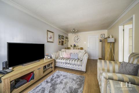 15 Brendans Close, Hornchurch, RM11 3UL