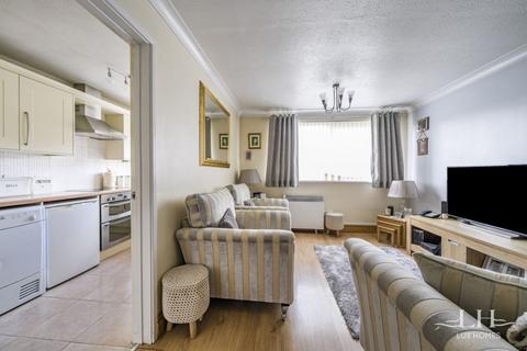 15 Brendans Close, Hornchurch, RM11 3UL