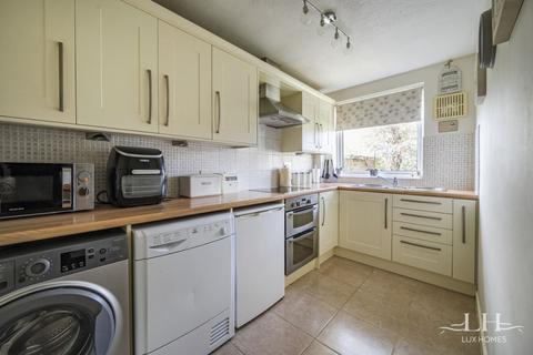 15 Brendans Close, Hornchurch, RM11 3UL