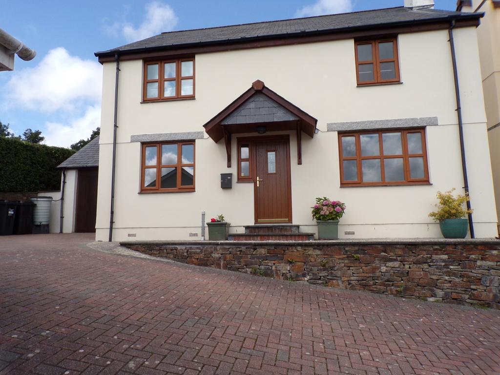 1 Front of house &amp; garage