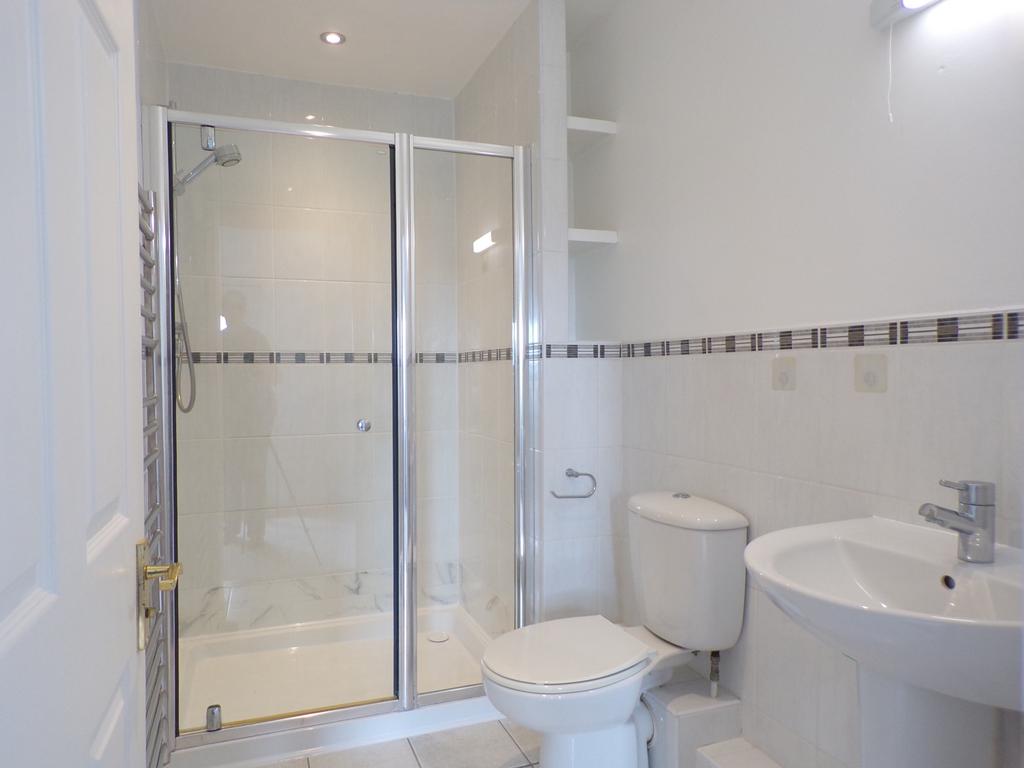 7 Ensuite