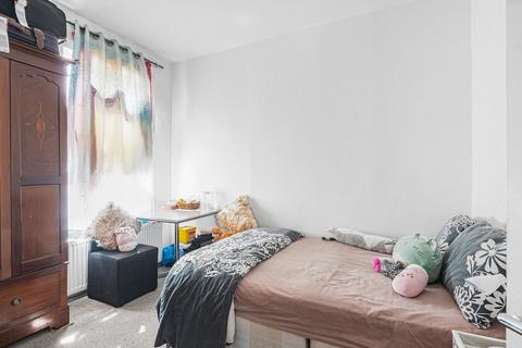 3 bedroom terraced house for sale, Masterman Road, East Ham, London, E6