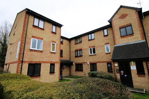 2 bedroom flat for sale, Naunton Way, Hornchurch RM12