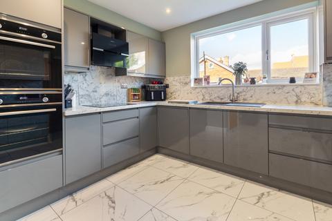 4 bedroom detached house for sale, Gringley Road, Misterton, Nottinghamshire, DN10