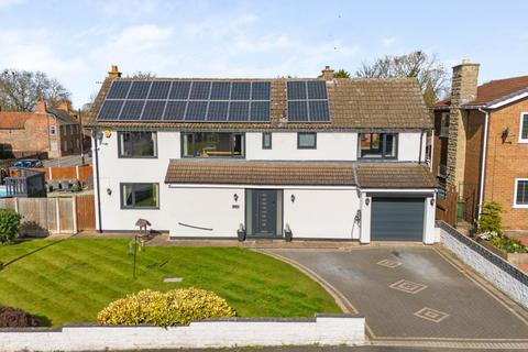 4 bedroom detached house for sale, Gringley Road, Misterton, Nottinghamshire, DN10