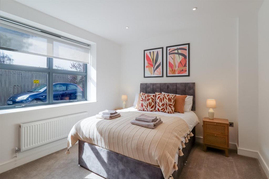 Bedroom 1a.jpg