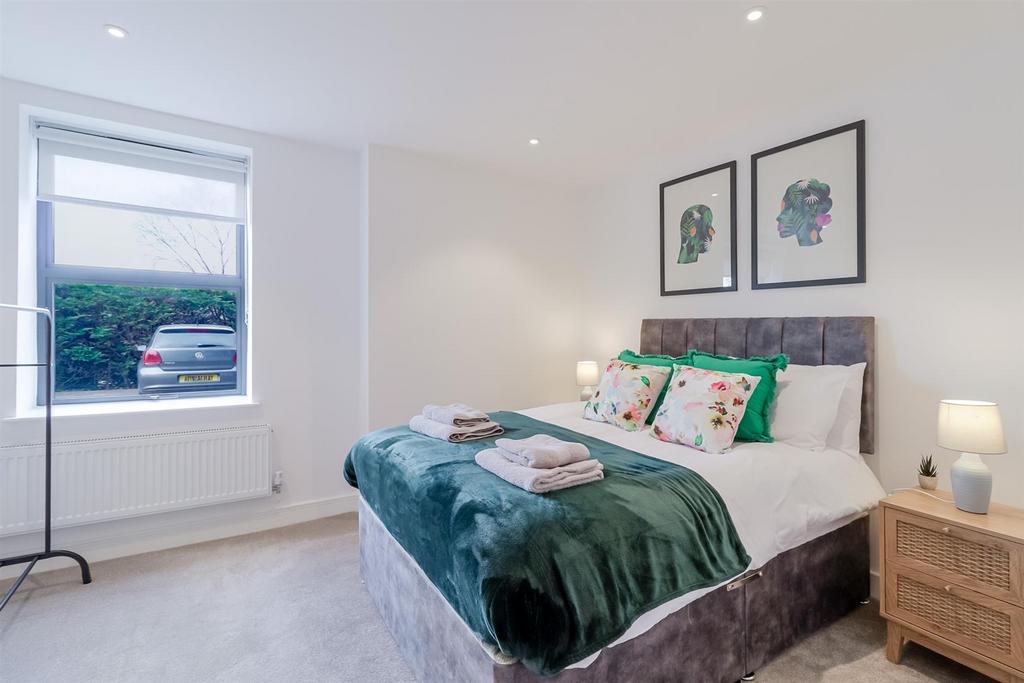 Bedroom 2a.jpg
