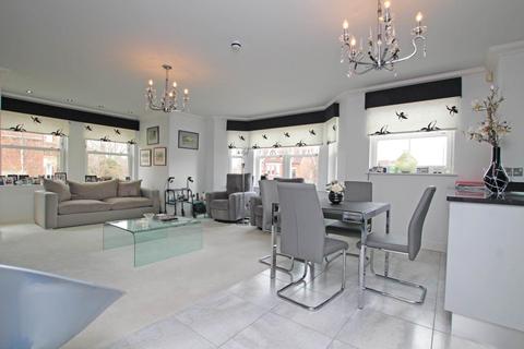 2 bedroom flat for sale, Buxton Road, Eastbourne, BN20 7LL