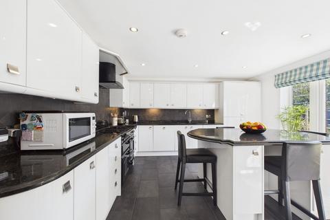 4 bedroom detached house for sale, Branksome Park, Branksome Avenue, Stanford-Le-Hope, SS17 8AU