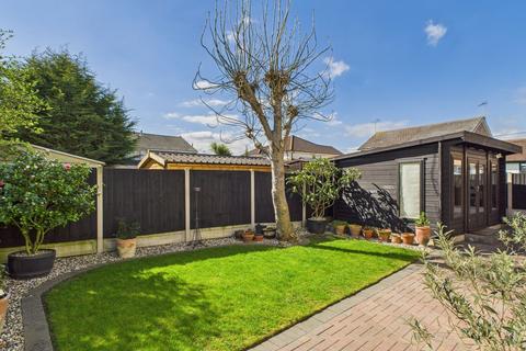 4 bedroom detached house for sale, Branksome Park, Branksome Avenue, Stanford-Le-Hope, SS17 8AU