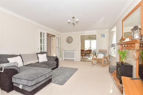 16 Cliffside Drive, Broadstairs, CT10 1RX