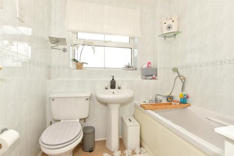 16 Cliffside Drive, Broadstairs, CT10 1RX
