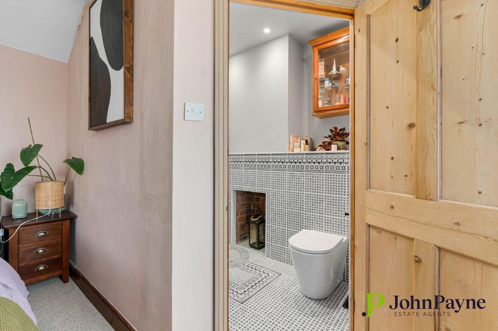En-Suite Bathroom