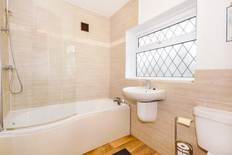 14 Burnside, Rugby, CV22 6AX