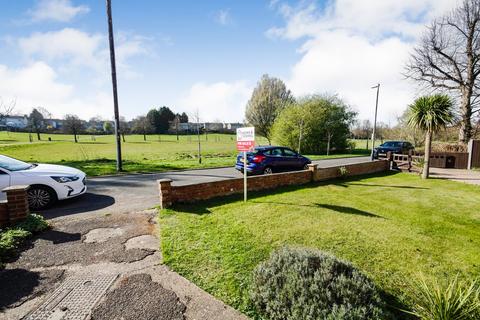 14 Burnside, Rugby, CV22 6AX