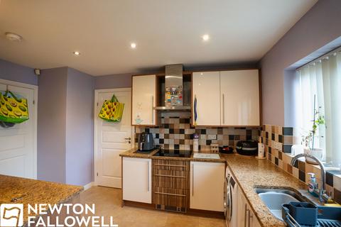 2 Adrians Walk, Retford, DN22 7WB
