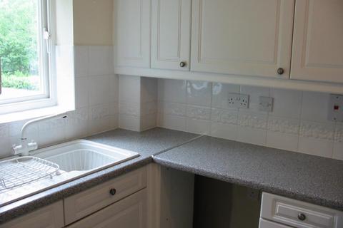 2 bedroom flat to rent, Lindisfarne Gardens, Maidstone