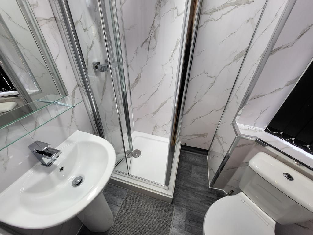Ensuite Bedroom 2