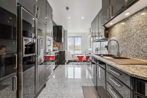 3 bedroom flat for sale, Summit Lodge, Lower Terrace, Hampstead, London