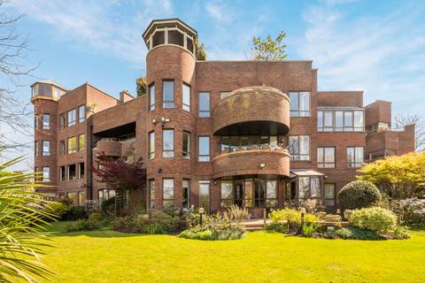 3 bedroom flat for sale, Summit Lodge, Lower Terrace, Hampstead, London