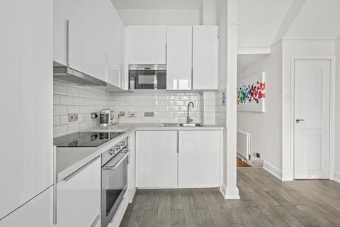 3 bedroom flat for sale, Monmouth Road, Notting Hill, London