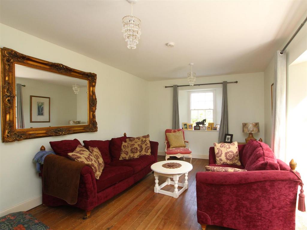 Living Room - a.JPG