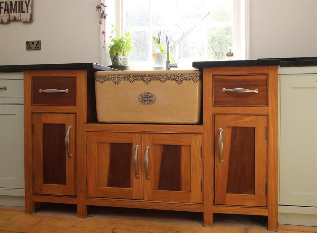 Doulton Sink - b.JPG