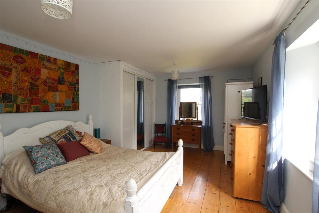 Bedroom One - a.JPG