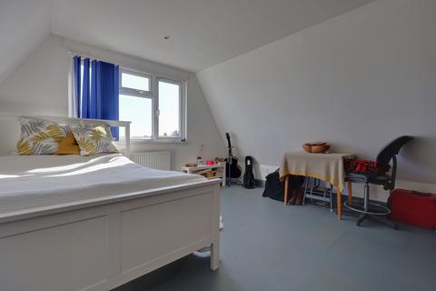 4 bedroom detached house for sale, Sandy Beach Estate, Hayling Island