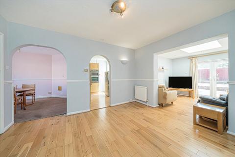 45 Meadway, Twickenham, TW2 6PG