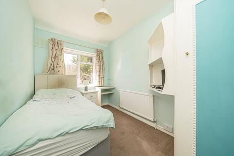 45 Meadway, Twickenham, TW2 6PG