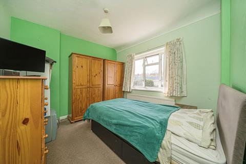 45 Meadway, Twickenham, TW2 6PG