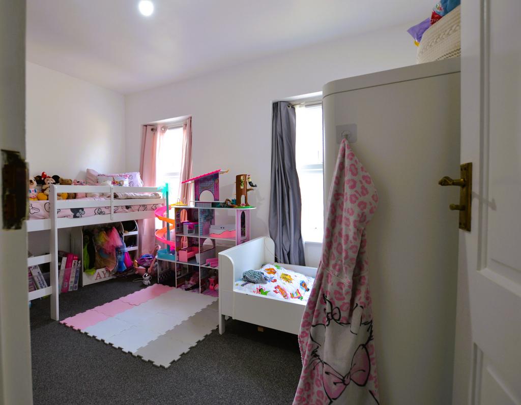 Rear bedroom
