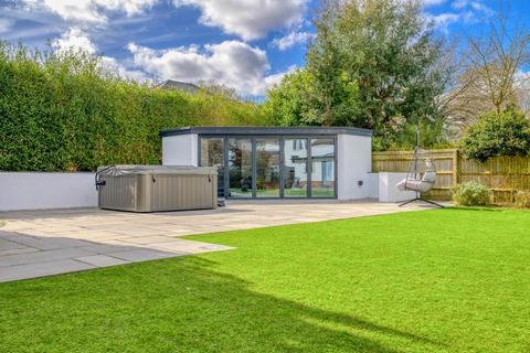 13 Brooklyn Drive, Emmer Green, Reading, RG4 8SR