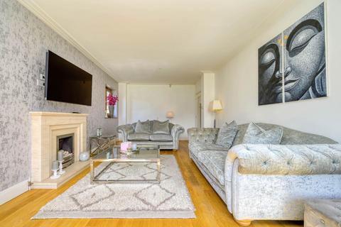 13 Brooklyn Drive, Emmer Green, Reading, RG4 8SR