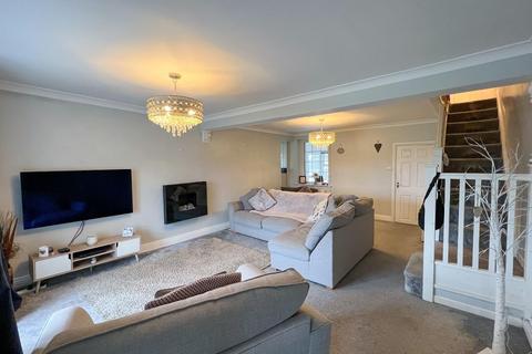 4 bedroom detached house for sale, Heol Ty'n Y Garn, Pen-Y-Fai, Bridgend County Borough, CF31 4NZ