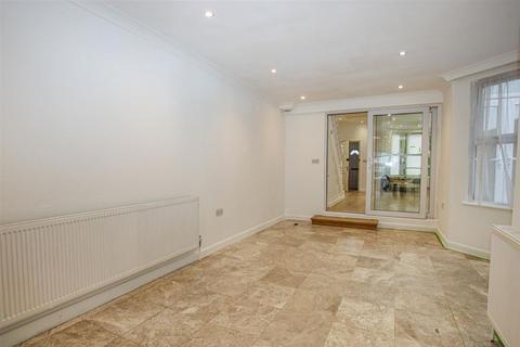 3 bedroom detached house to rent, Moffat Road, London, N13