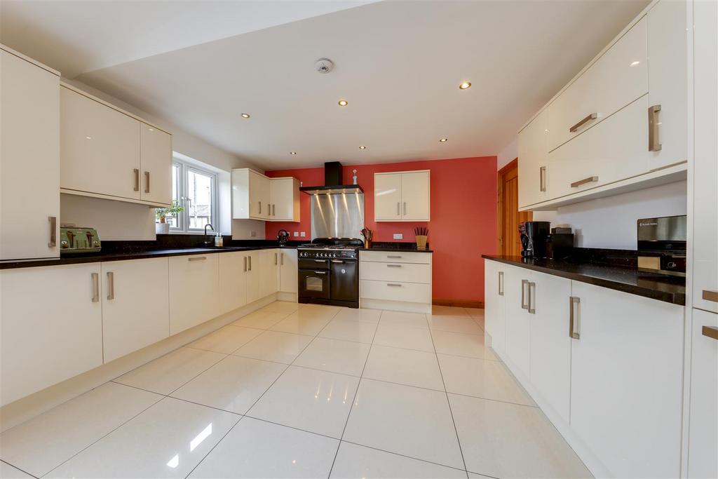 Kitchen Alt