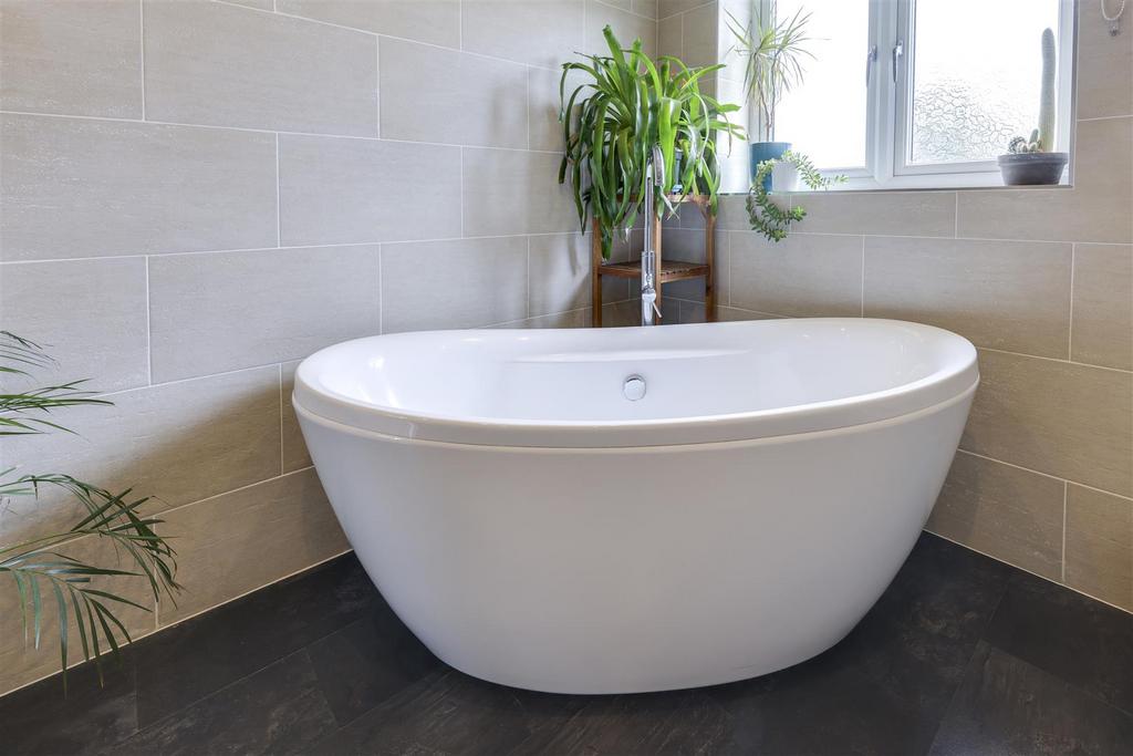 Feature Bath