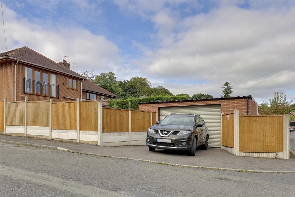 Detached Garage