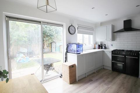 2 Bembridge, Netley Abbey, Southampton, SO31 5PN