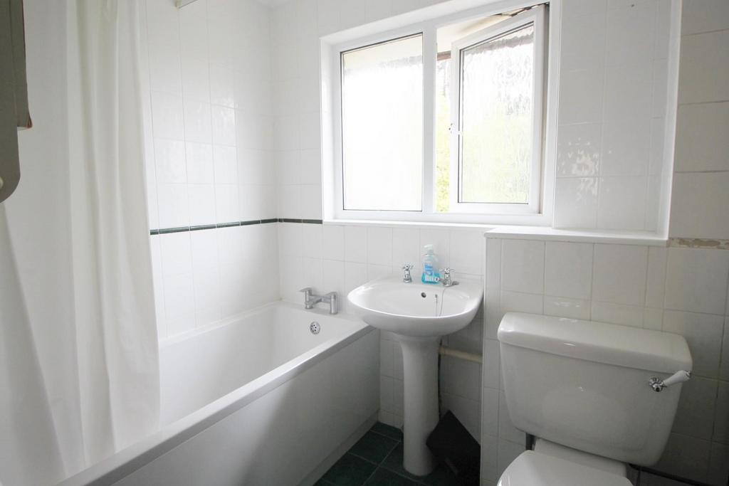 Bathroom.JPG