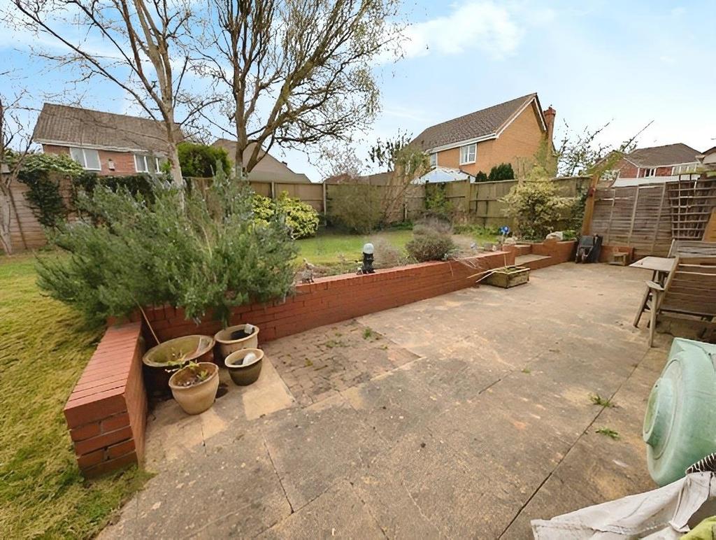 Dbe43e9f-patio.jpg