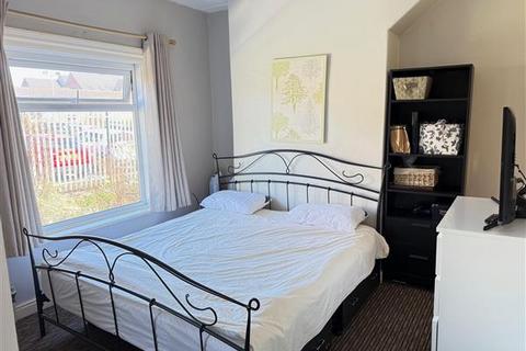 26 Thompson Lane, Chadderton, Oldham, OL9 8LT